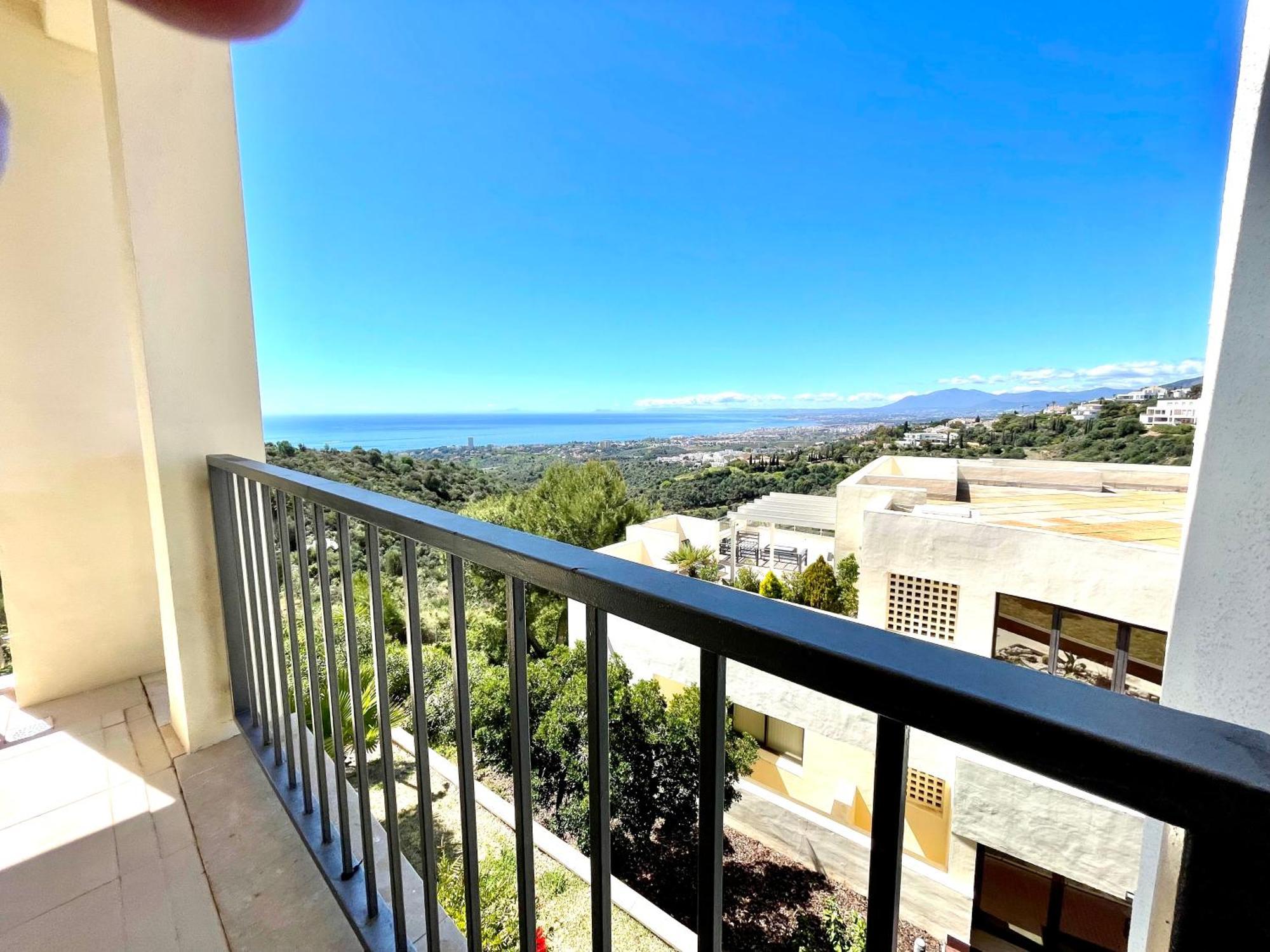 Spectacular Views - Luxury Apartment In Resort - Marbella Hills Экстерьер фото