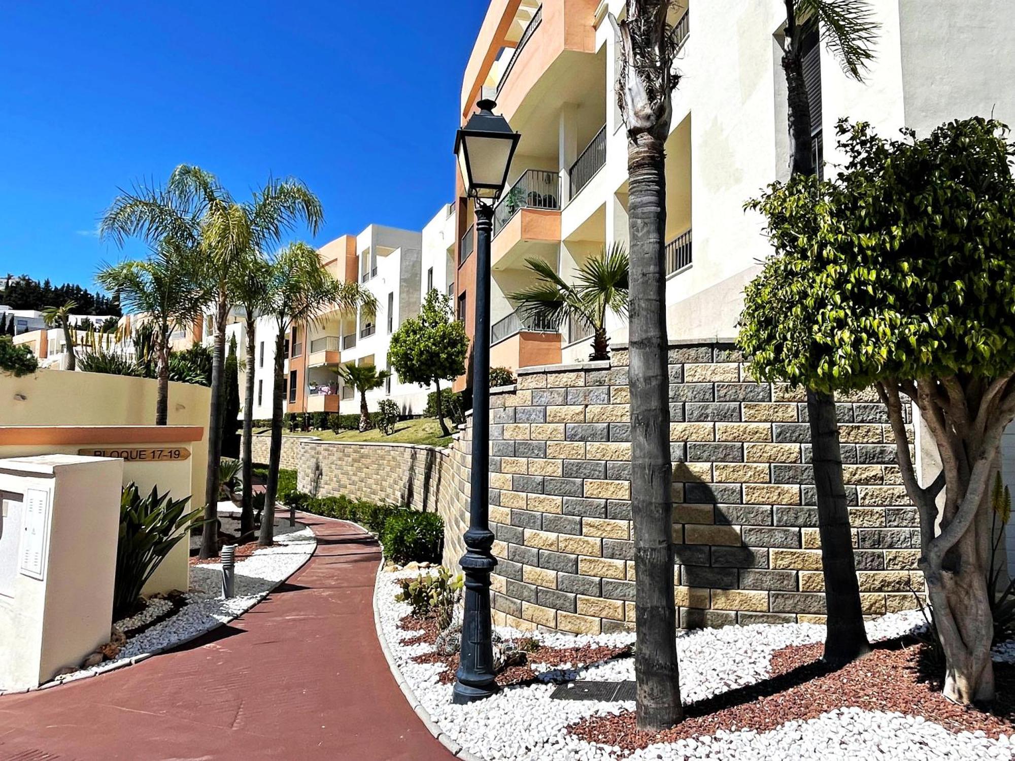 Spectacular Views - Luxury Apartment In Resort - Marbella Hills Экстерьер фото