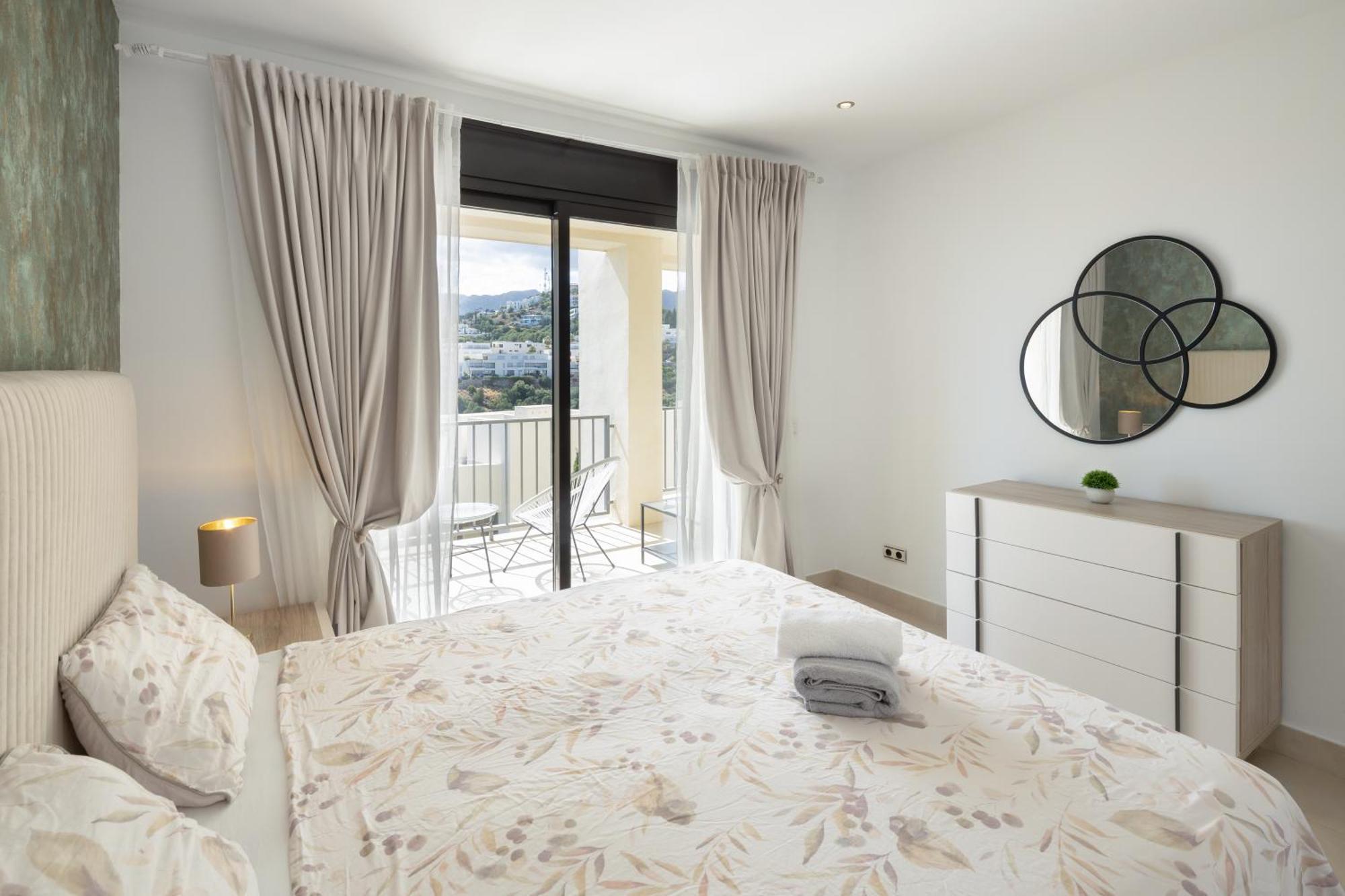 Spectacular Views - Luxury Apartment In Resort - Marbella Hills Экстерьер фото